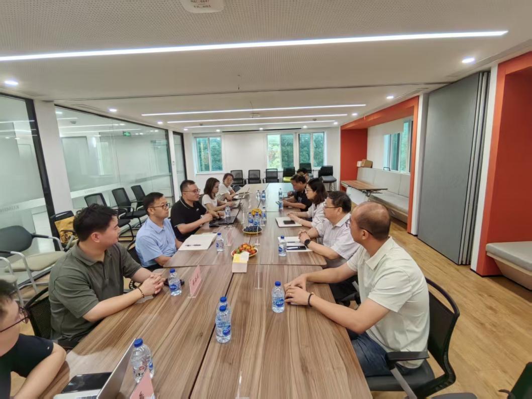 副董事长周勇带队赴上海锦湖日丽塑料有限公司访企拓岗与合作调研